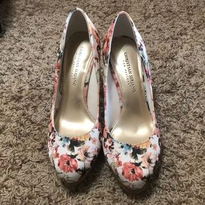 Beautiful floral heels, 7.5, only worn once!